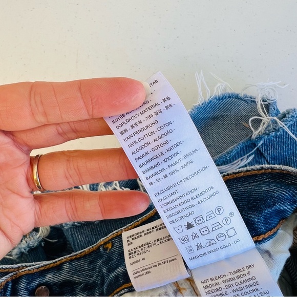 Levi’s 501 150 Upcycled Light/Dark Wash Cut Off Shorts 28 - Picture 13 of 13